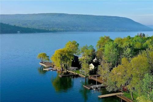 Skats, Lakeside Condo with plenty of amenities close to Bristol Mountain - permit - 2024-0018 in Neiplsa (NY)
