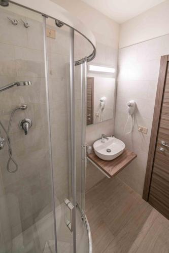 Hotel Cairoli - main image