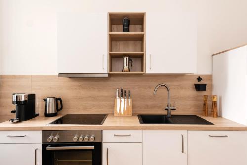 90sqm 2BR Biz LOFT - 5min Central Station, Berlin (photo 3)