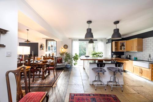 Strathendrick House Magnificent property with Garden