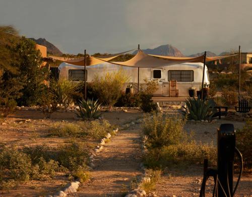 Desert Pearl ⁠— Quick Drive from Big Bend in Terlingua (Texas)