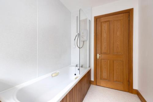 Bright and Cosy Flat near The Scottish Gallery - image 13