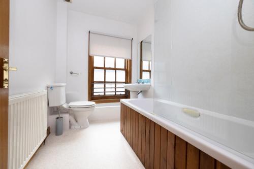 Bright and Cosy Flat near The Scottish Gallery - image 12
