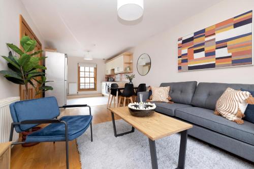Bright and Cosy Flat near The Scottish Gallery