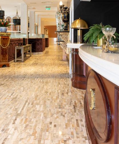 Lobby, Lawlors Hotel in Naas