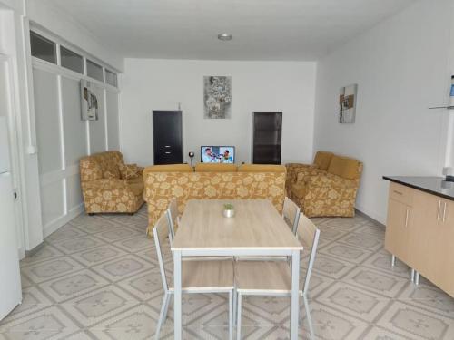 Rua de Baixo Apartments in คาลเฮตต้า