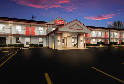 Red Roof Inn & Suites Jackson, TN