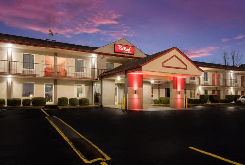 Red Roof Inn & Suites Jackson, TN in Jackson, USA