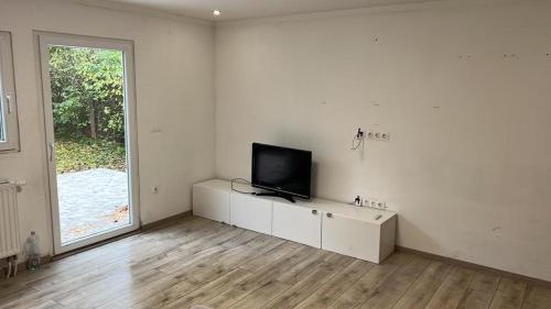 Pieceful 2 Bedroom+Living room House On Forintos str 1.4