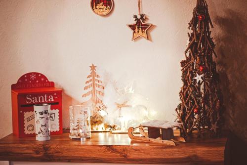 STRÓŻÓWKA SKI&SPA Domek nad rzeką z ogrodem i jacuzzi,narty. STRÓŻÓWKA SKI&SPA Domek nad rzeką z ogrodem i jacuzzi,narty.