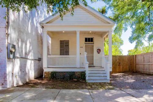 Downtown Bungalow! Entire Home with Yard and Parking