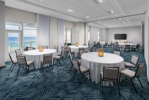 414597536 Hyatt Place Panama City Beach - Beachfront