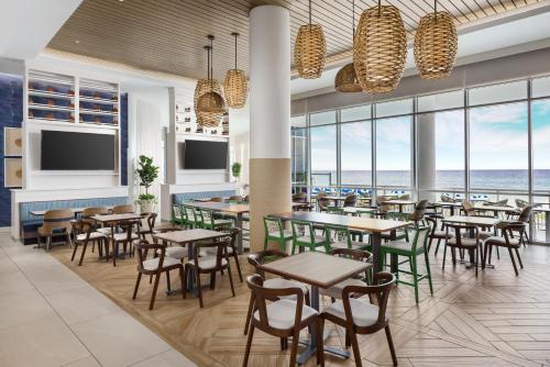 레스토랑, Hyatt Place Panama City Beach - Beachfront in 파나마 시티 (FL)