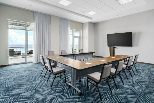 414597551 Hyatt Place Panama City Beach - Beachfront