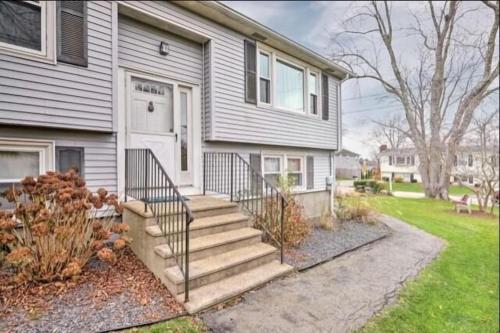 Walk to the Beach! Large beach house in Middletown, USA