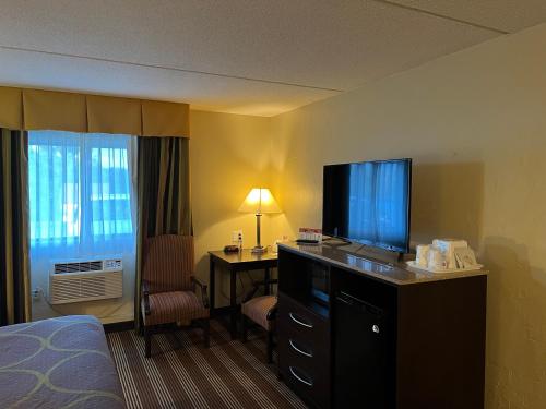 Super 8 by Wyndham Bangor