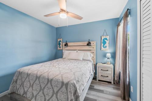 Heart of the Waves - 3BR & 2BA Beach Retreat - NEW HOT TUB - Outside Patio with Grill & Seating, Steps to Fun!