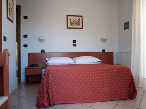 2 twin beds