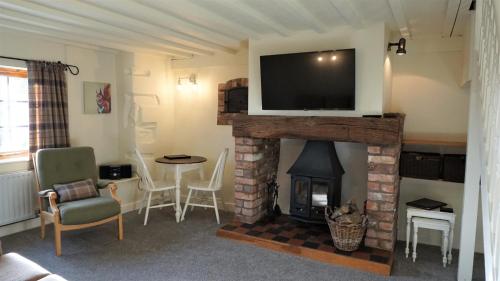 Barley Cottage - 5* Cyfie Farm with log burner and private covered hot tub Barley Cottage - 5* Cyfie Farm with log burner and private covered hot tub
