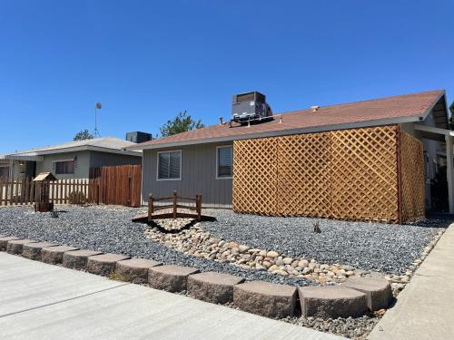 Lovely Apartment Unit Near Central Coalinga