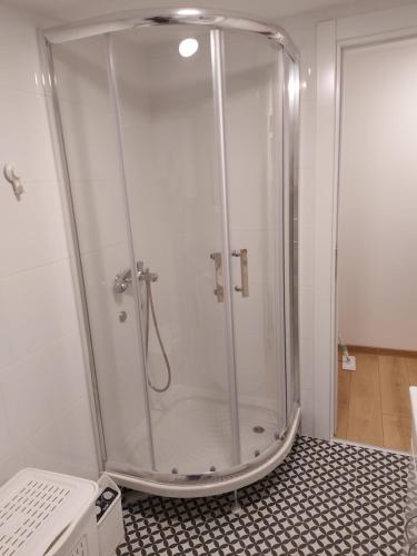 Apartment S - image 2