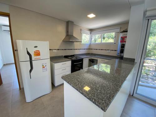 2 bedrooms, 4 beds