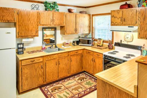 Lakefront Mountain Rest Cottage with Gas Fireplace! - image 9
