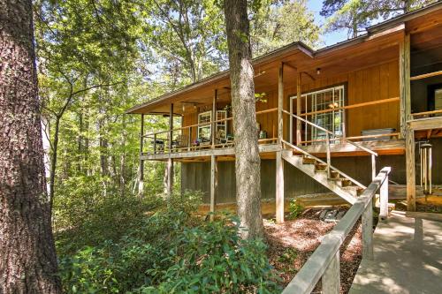 Lakefront Mountain Rest Cottage with Gas Fireplace! - image 10