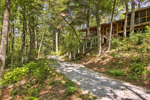 Mountain Rest Cottage with Gas Fireplace!