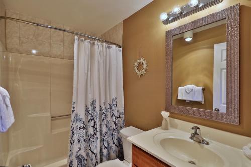 The Pico Escape- 3BR 2BA Ski On Ski Off at Pico Mountain Close to Killington condo - image 7