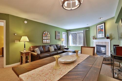 The Pico Escape- 3BR 2BA Ski On Ski Off at Pico Mountain Close to Killington condo - image 9