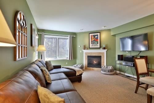 The Pico Escape- 3BR 2BA Ski On Ski Off at Pico Mountain, Close to Killington, condo The Pico Escape- 3BR 2BA Ski On Ski Off at Pico Mountain, Close to Killington, condo