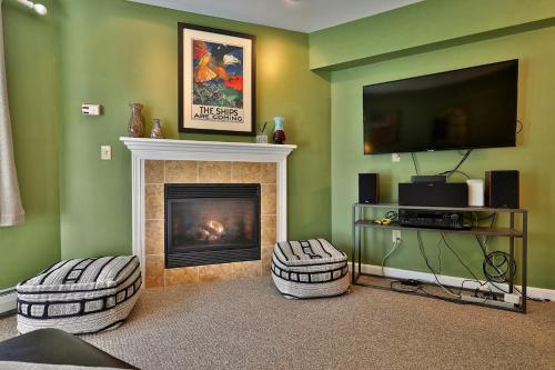 The Pico Escape- 3BR 2BA Ski On Ski Off at Pico Mountain Close to Killington condo - image 13