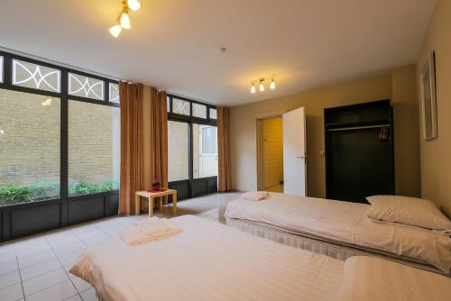 Ambassador Suites Antwerp - image 4