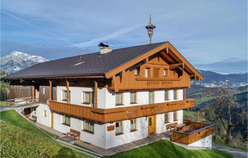 Stunning Apartment In Reith Im Alpbachtal With 1 Bedrooms And Wifi