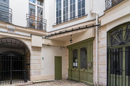 Lovely studio 5 min away from the Louvre Museum - Welkeys