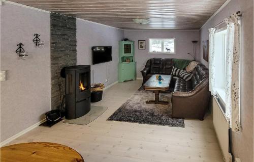 2 Bedroom Stunning Home In Skepplanda