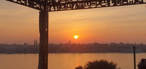 Nile Sunrise Flats And Rooms 5