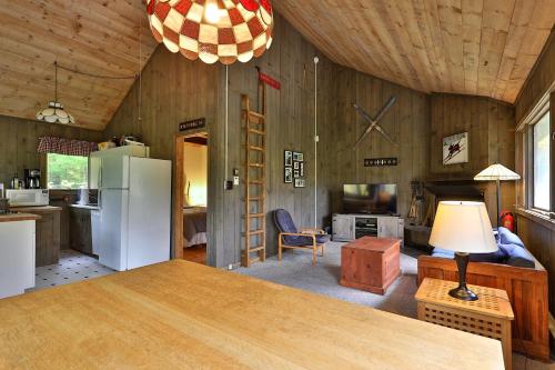 Left Duplex Home Directly Across From Pico Mountain, Close to Killington, home thumb 3