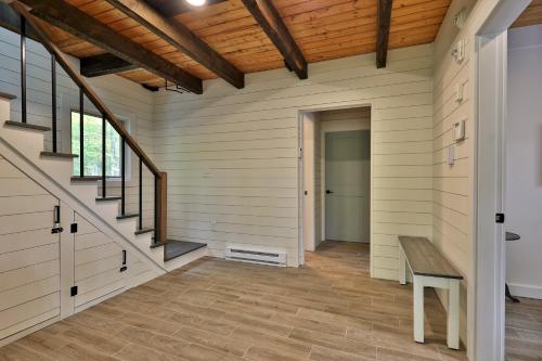 Left Duplex Home Directly Across From Pico Mountain, Close to Killington, home thumb 4