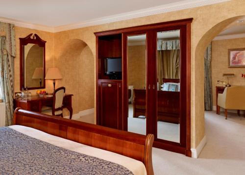 Marygreen Manor - image 3