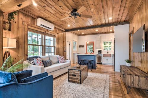 Charming Bristol Cottage w/ Private Beach! in Bristol (RI)