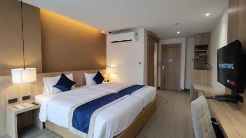 room detail thumbnail 1