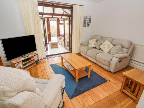 Brookvale Road - image 4