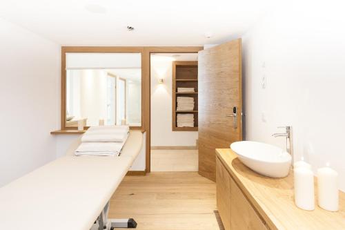 Hotel Schranz - Ski In & Ski Out - صورة 4