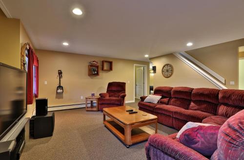 The Queens Croft v2 - Luxury Killington Ski Home, Newer, Better, Ski-ier, home thumb 2