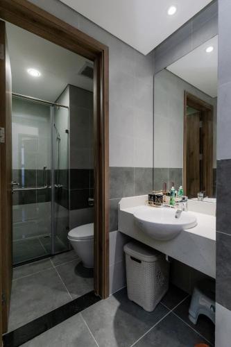 Bathroom, Ecopark - Lullaby Home Ecopark in Van Giang