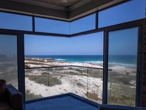 . Yzerfontein Beach Accommodation