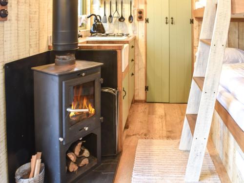 Birchwood House Farm Shepherds Hut