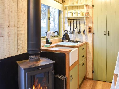 Birchwood House Farm Shepherds Hut